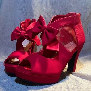Gatuxus Red Heels